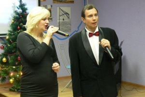 Солисты народного самодеятельного коллектива «Виола» - Анна Медведева и Андрей Макаров