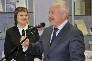 Глава ЗАТО г. Североморск А.П. Абрамов приветствует новоуральцев