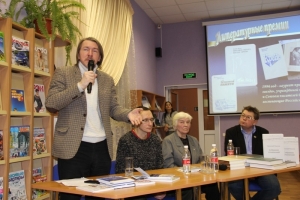 Выступает поэт, прозаик, журналист, член Союза писателей России Дмитрий Коржов
