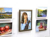 Персональная выставка участницы студии изобразительного искусства «Колорит» под руководством Сергея Скорова Светланы Слобожан. 