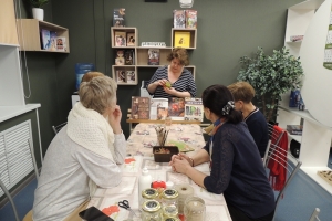 Библиотекарь Екатерина Жигадло рассказывает об истории декупажа