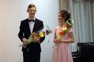 Выпускники фортепианного отделения - Никита Витусевич и Анастасия Ишханян