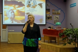 Анна Смановская исполняет песню «Журавли»
