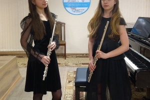 Зайцева Дарья и Лозко Анна, флейта