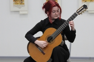 Анна Семяшкина, гитара