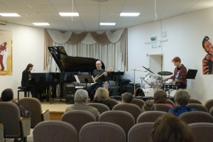 Ангелина Кульбида (фортепиано), Анастасия Носова (ударные), Валиев Ю.Н. (бас-гитара)