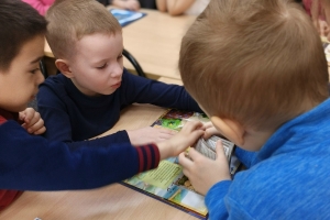 Просмотр книг с выставки