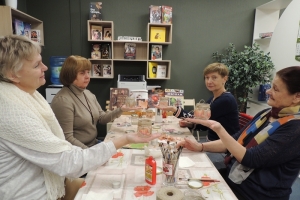 Предмет декора своими руками готов!