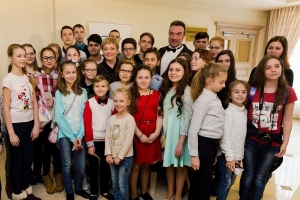 Встреча участников конкурса с Губернатором Мурманской области Мариной Ковтун и руководителем оркестра "Фонограф-Симфо-Джаз" Сергеем Жилиным