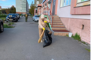 Сотрудники библиотечной системы на экологическом субботнике