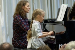Фортепианный дуэт - Милана и Евгения Кашицыны