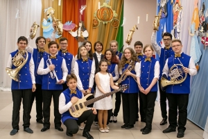 Участники духового оркестра "Юниор-бэнд" 