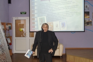Выступает поэт, член Союза российских писателей Александр Акопянц.