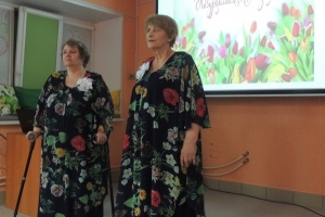 Людмила Стахнович и Светлана Довгань с песней «Старею, старею»