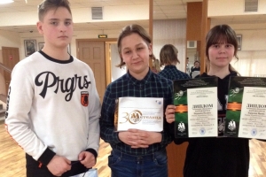 Участники конкурса - учащиеся класса балалайки: Павлов Илья, Шадрунов Богдан, Першина Полина