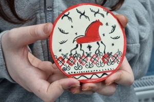 Декоративные изделия в технике мезенской росписи