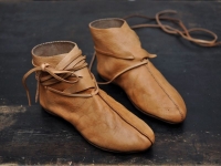 Видео мастер-класс по традиционной средневековой обуви