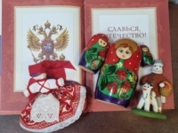 Интеллектуальная патриотическая игра «Истоки русской культуры» (ко Дню России, в рамках цикла мероприятий «Летнее чтение – яркие приключения»).
